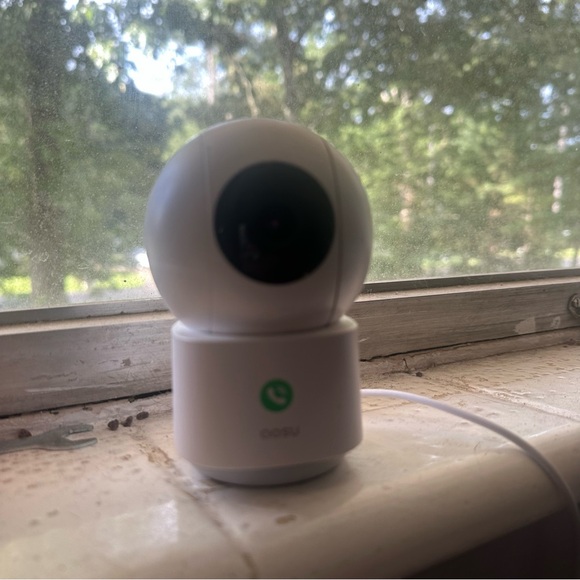 White security camera - Picture 1 of 2